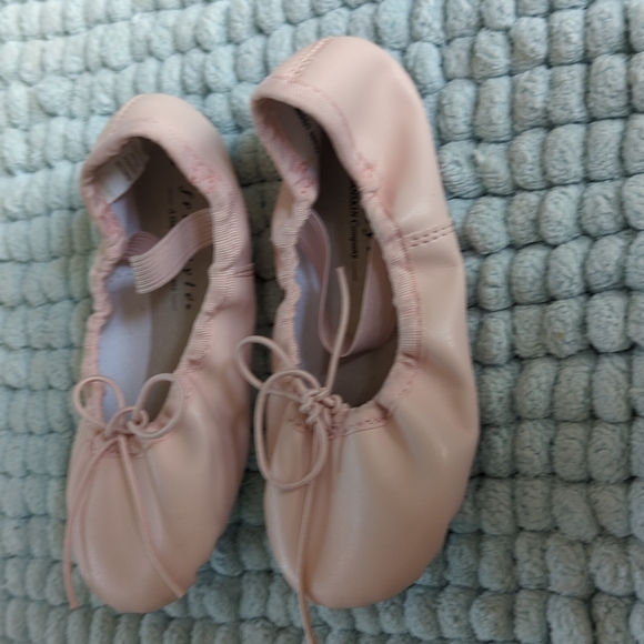 Freestyle Danskin Pink Ballet Shoes - Picture 3 of 5